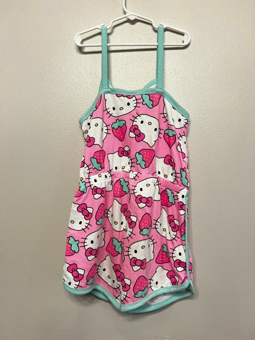 Hello Kitty playful hello